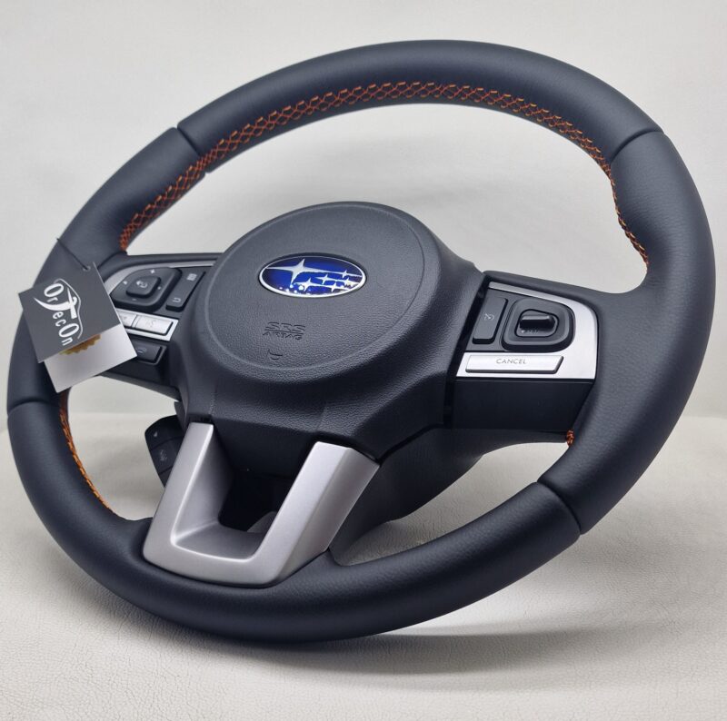 Tapizado volante Subaru Legacy Outback en Cuero Vegano Automoción negro y pespunte hilo de color by ORTECON®